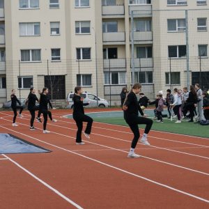 Babītes vidusskolas jaunieši izzina jauniešu iespējas Olimpiskajā dienā